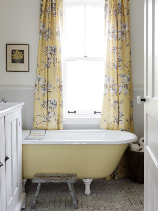 French Country Shabby-Chic Style Bathroom Design