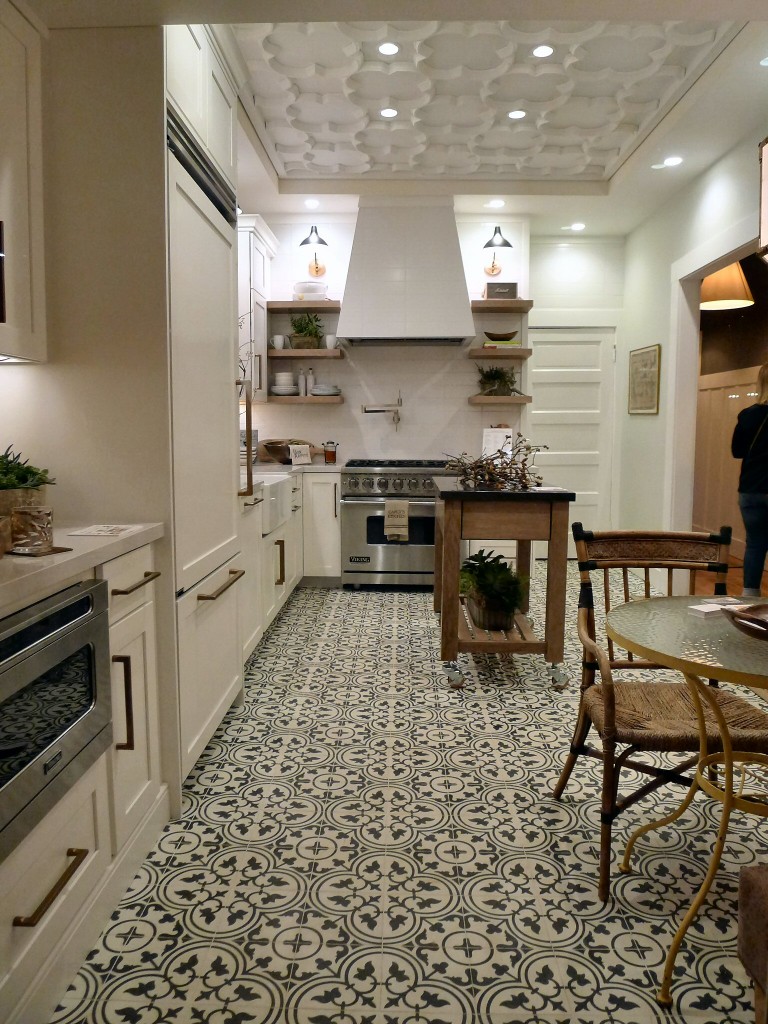 Traditional Home Designer Kitchen Design
