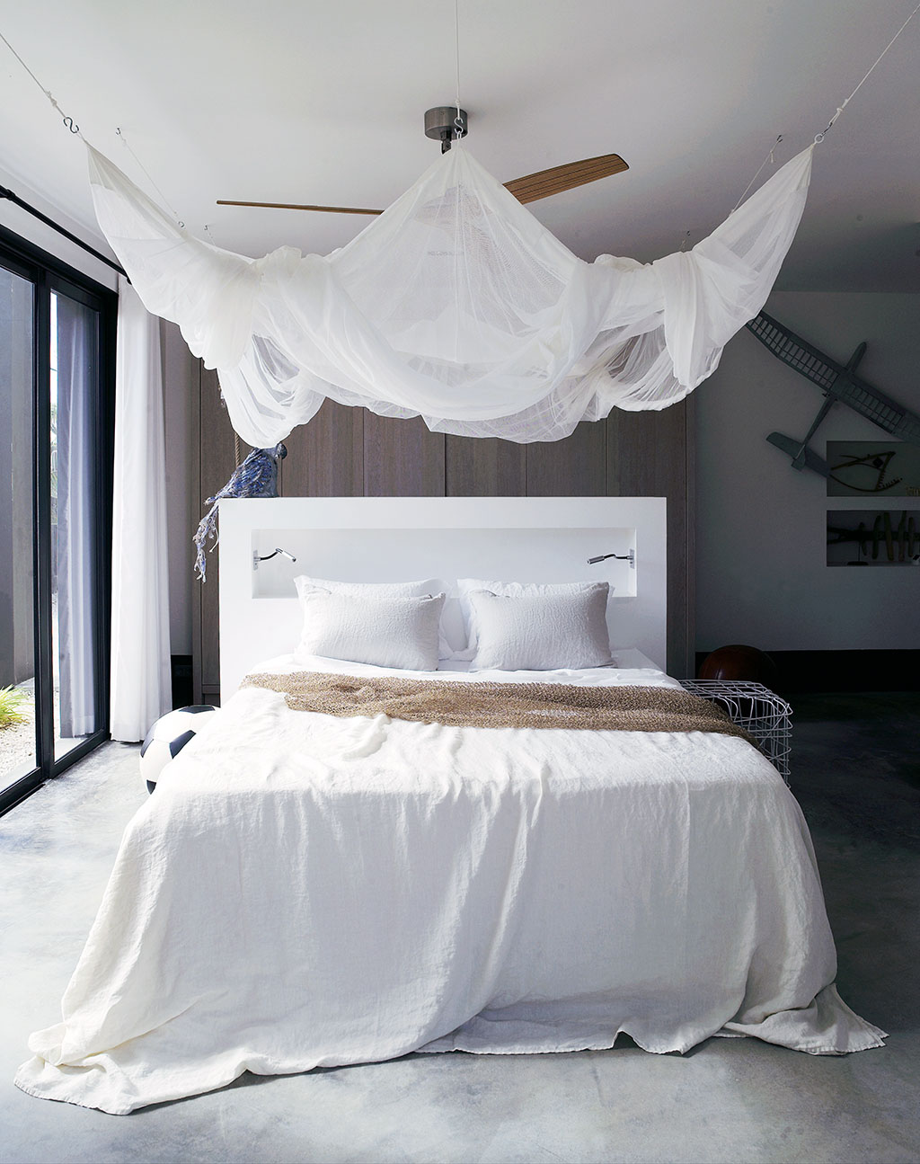 Charming Beach Style Bedroom Design