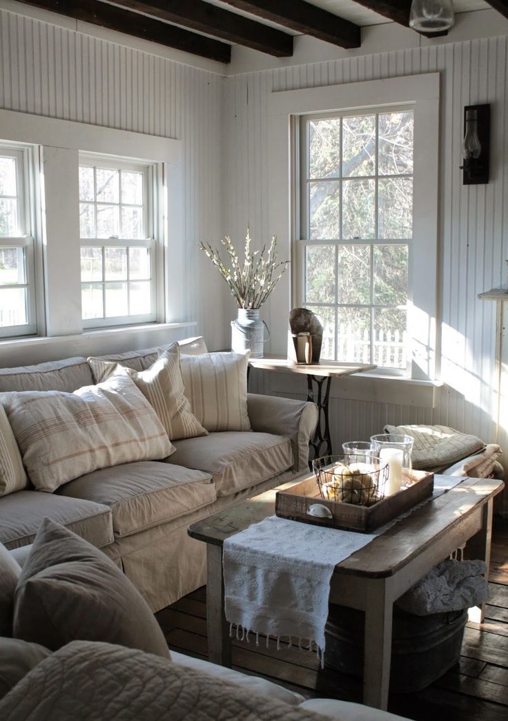 Comfy Farmhouse Living Room Design