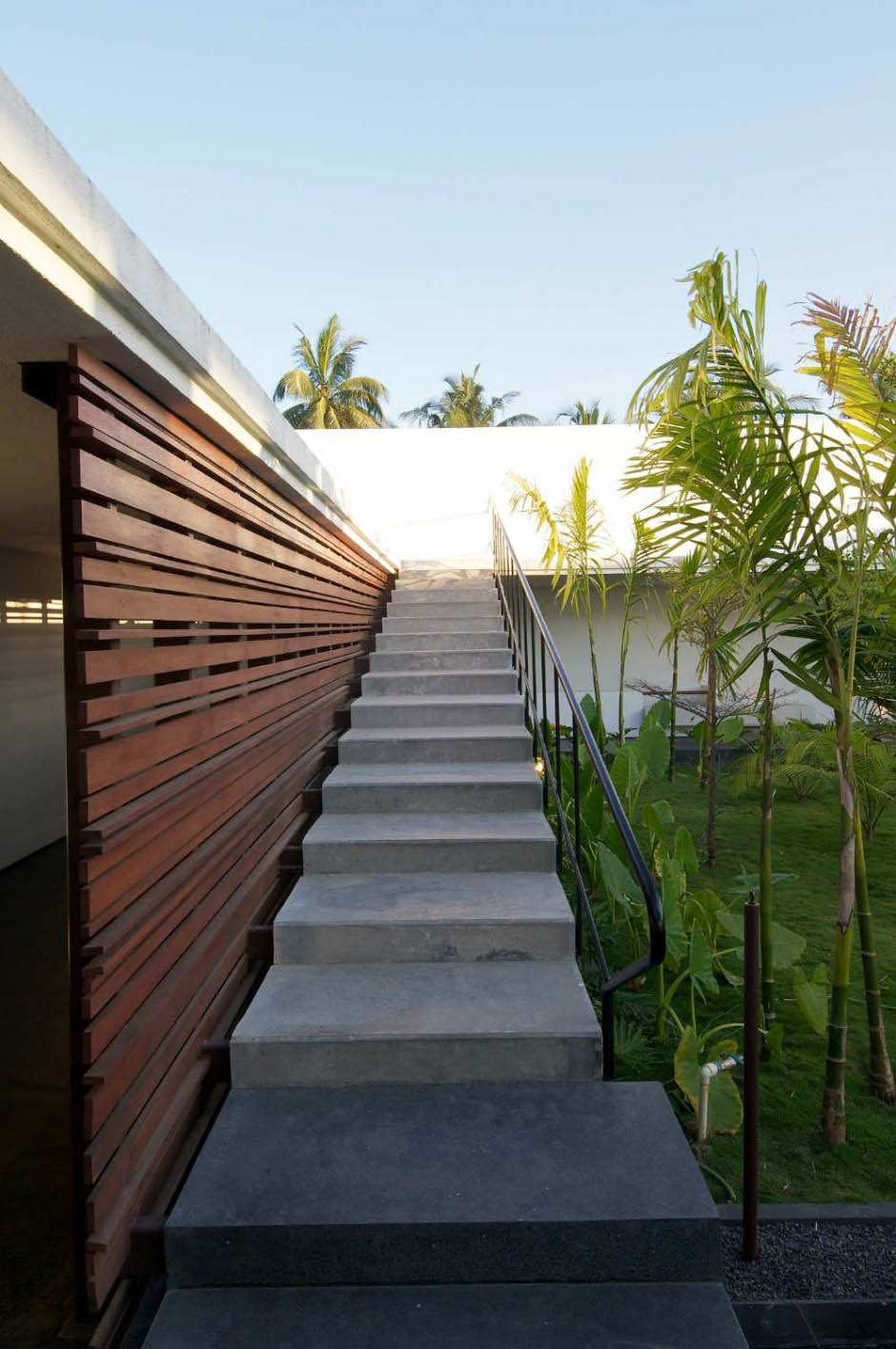Contemporary Outdoor Stair Design
