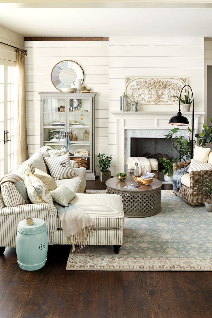 Cozy Craftsman Living Room Design