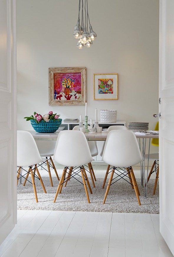 Simple White Scandinavian Dining Room Design