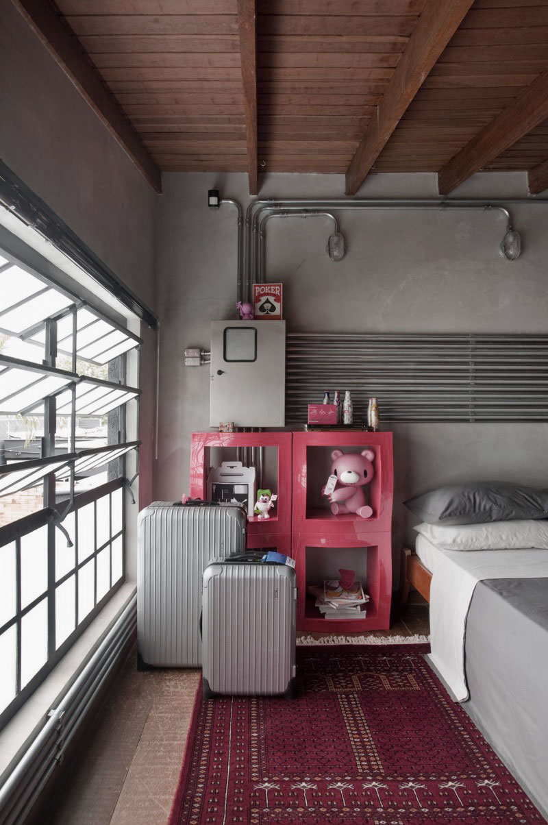 Small Industrial Bedroom Design