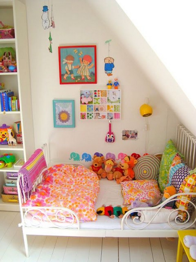 Small Tropical Kids Room Design