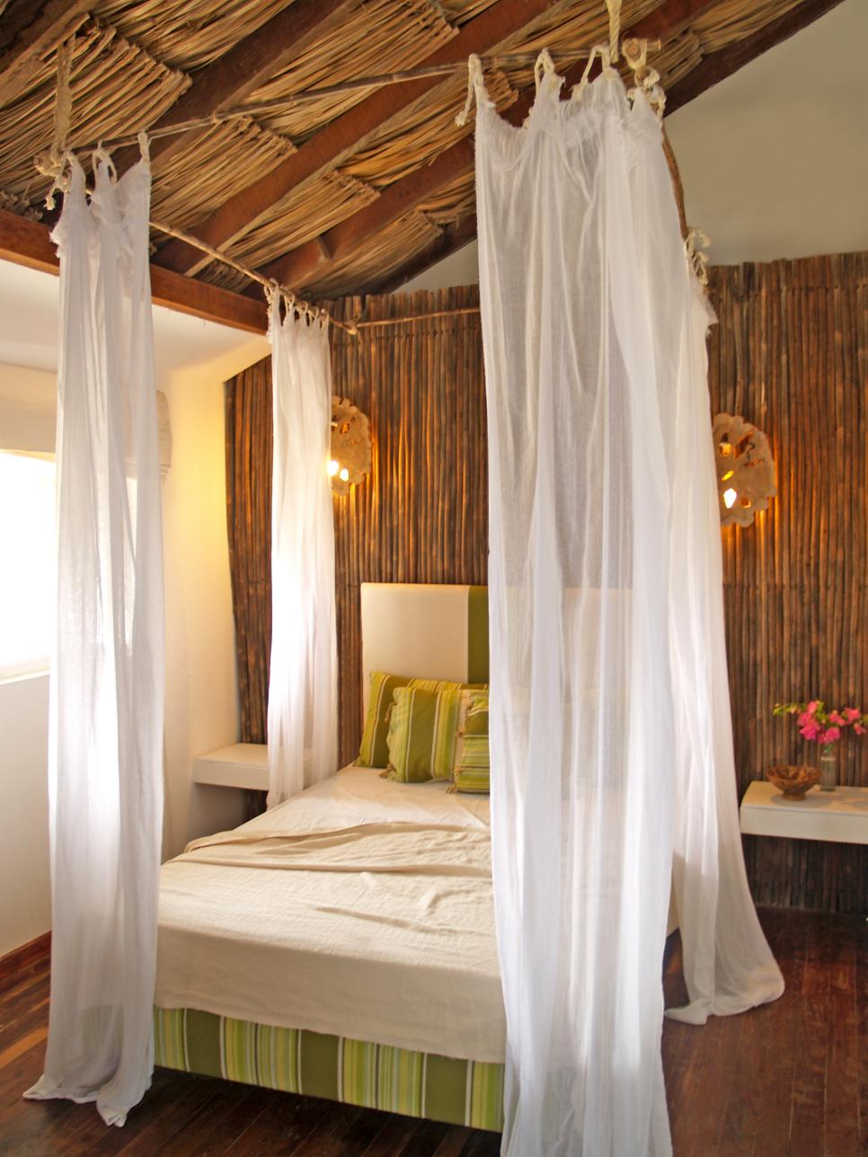Stylish Tropical Bedroom Design