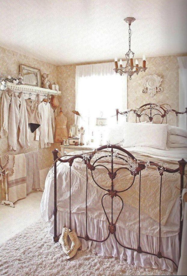 Sweet Shabby-Chic Style Bedroom Design
