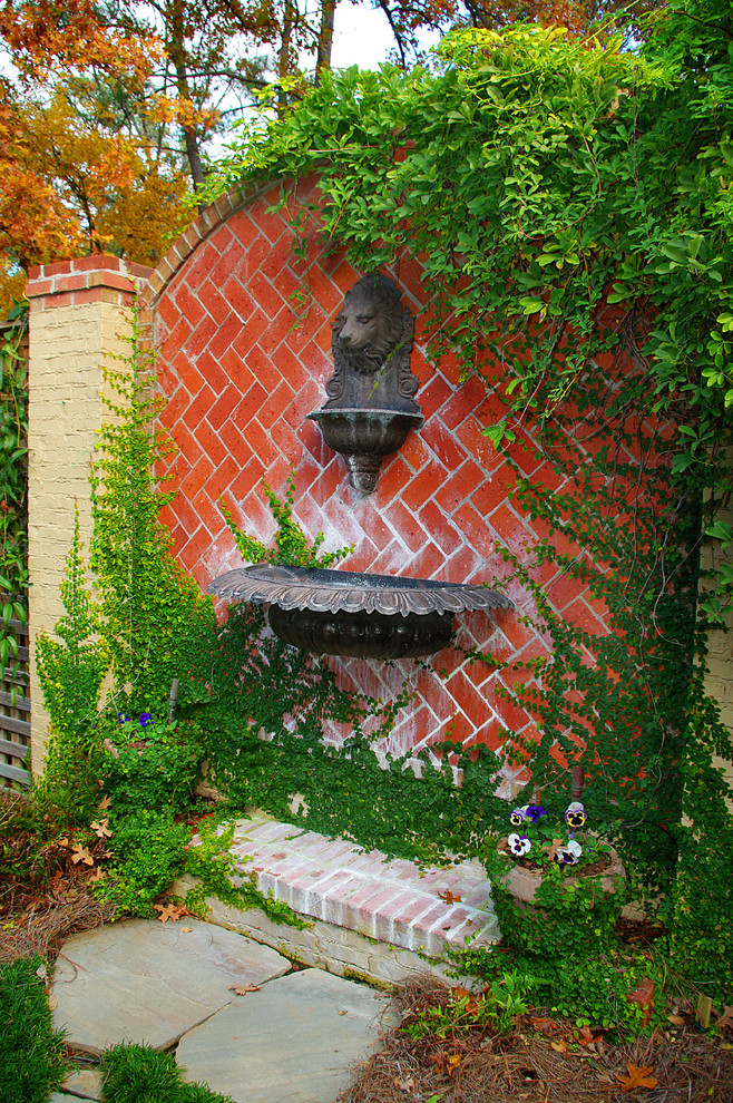 Traditional Outdoor Wall Water Fountain Garden Design Ideas