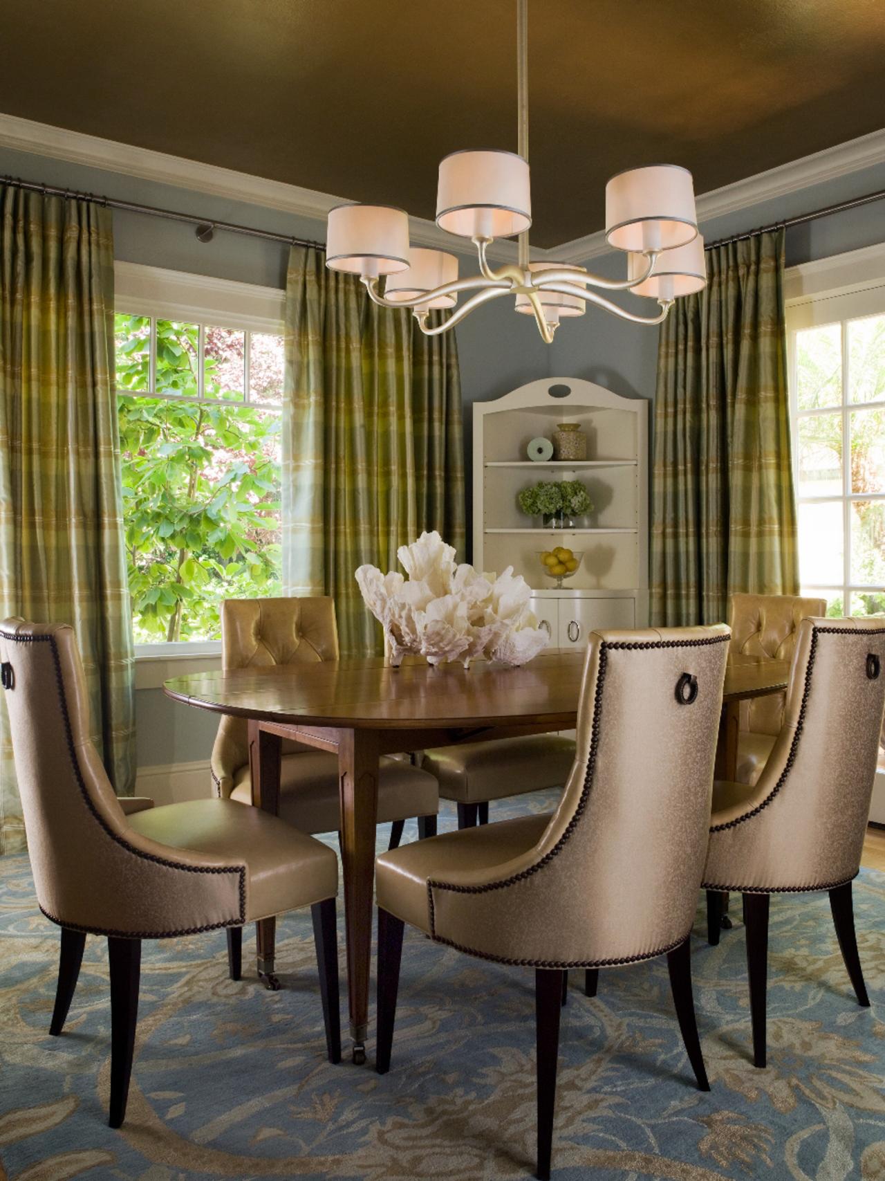 Transitional Dining Room Design with Blue Ceiling