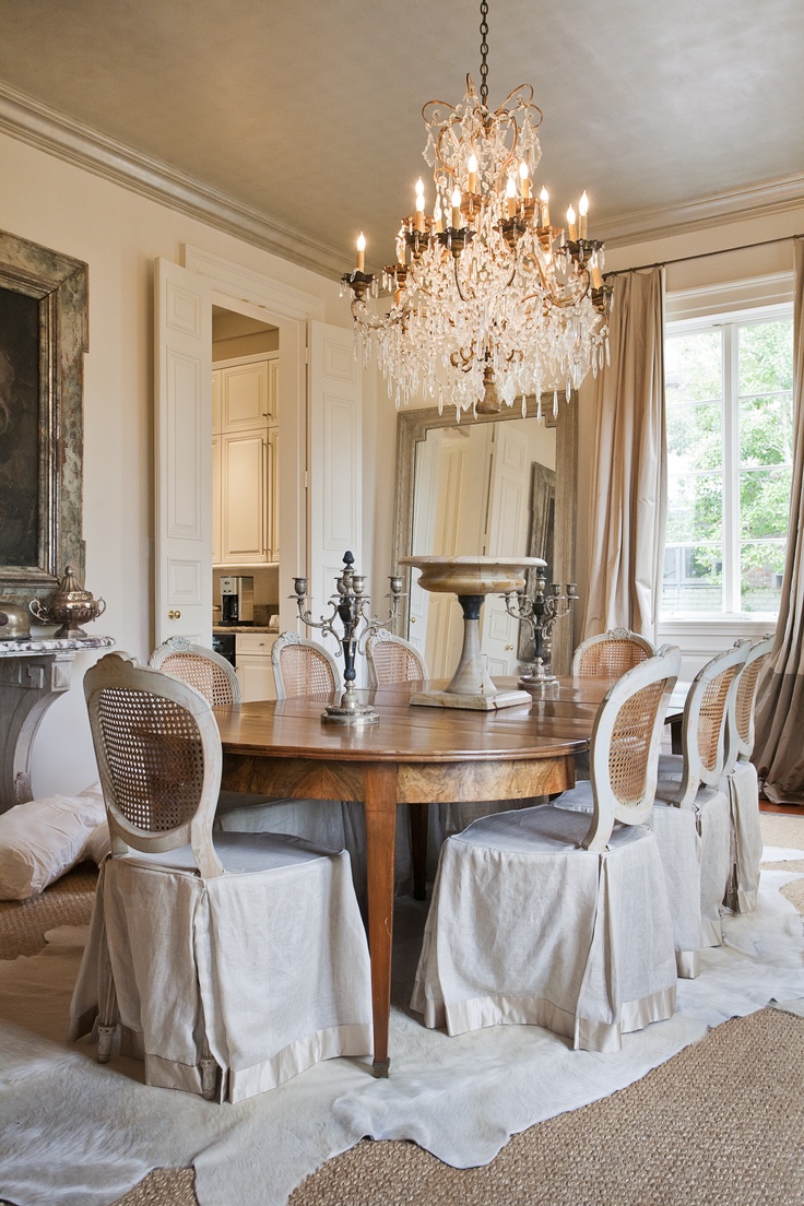 shabby chic dining room is perfection