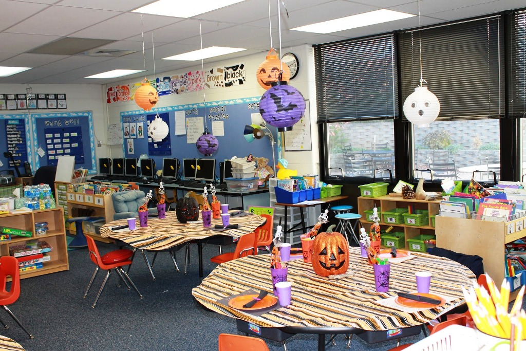 Amazing Classroom Halloween Decorations