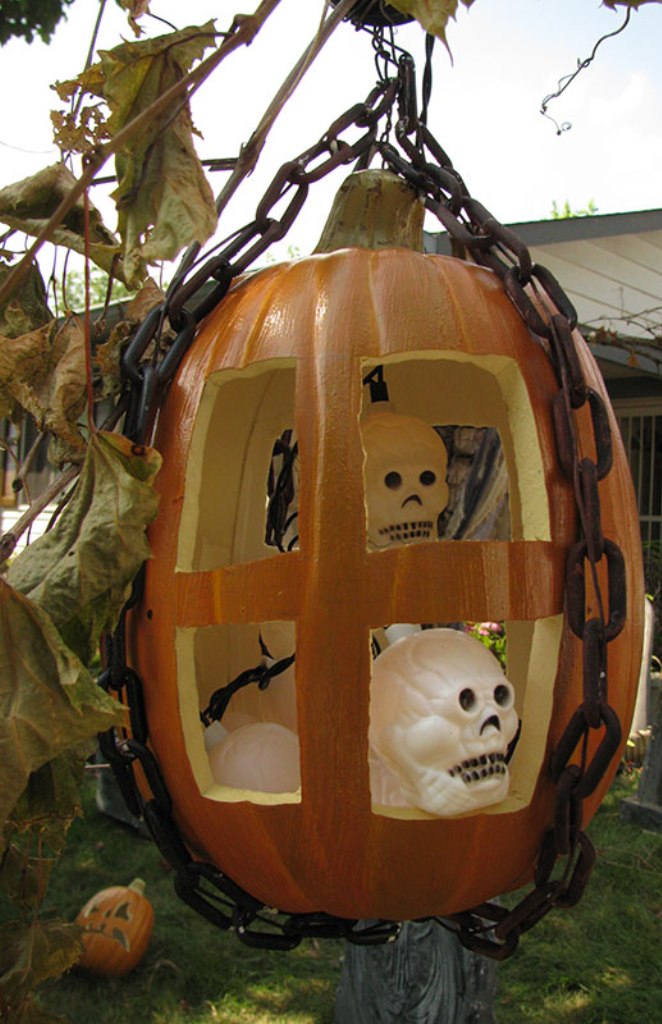 Amazing DIY Halloween Yard Decorations