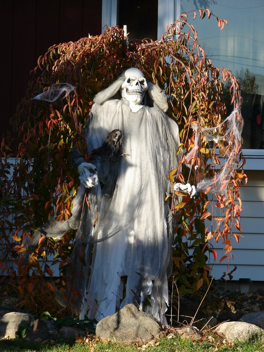 Amazing Outdoor Scary Halloween Decorations