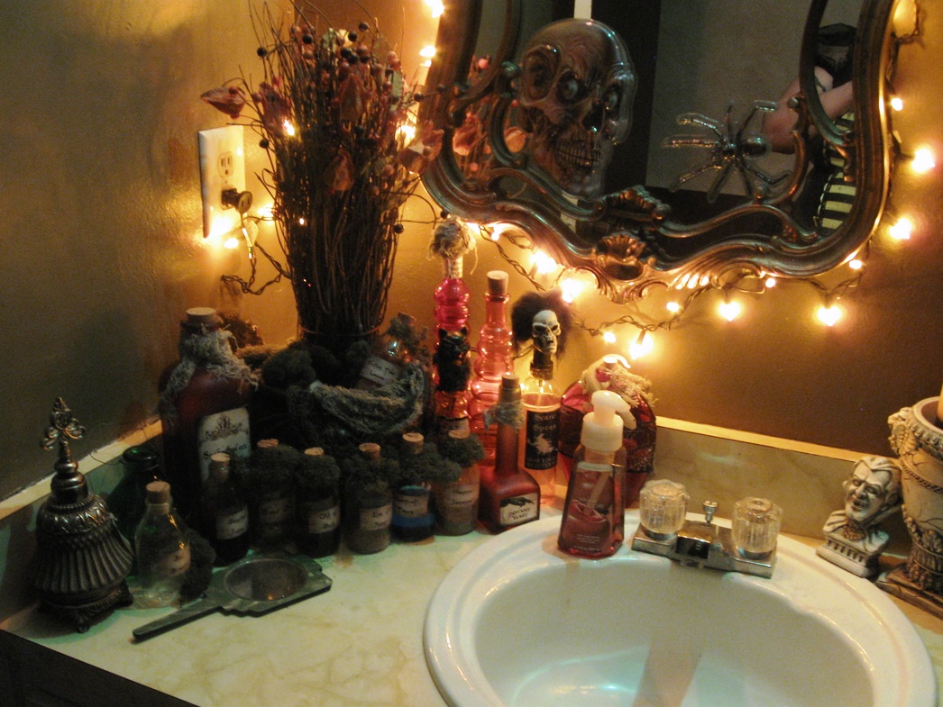 Bathroom Halloween Decorations Inspiration