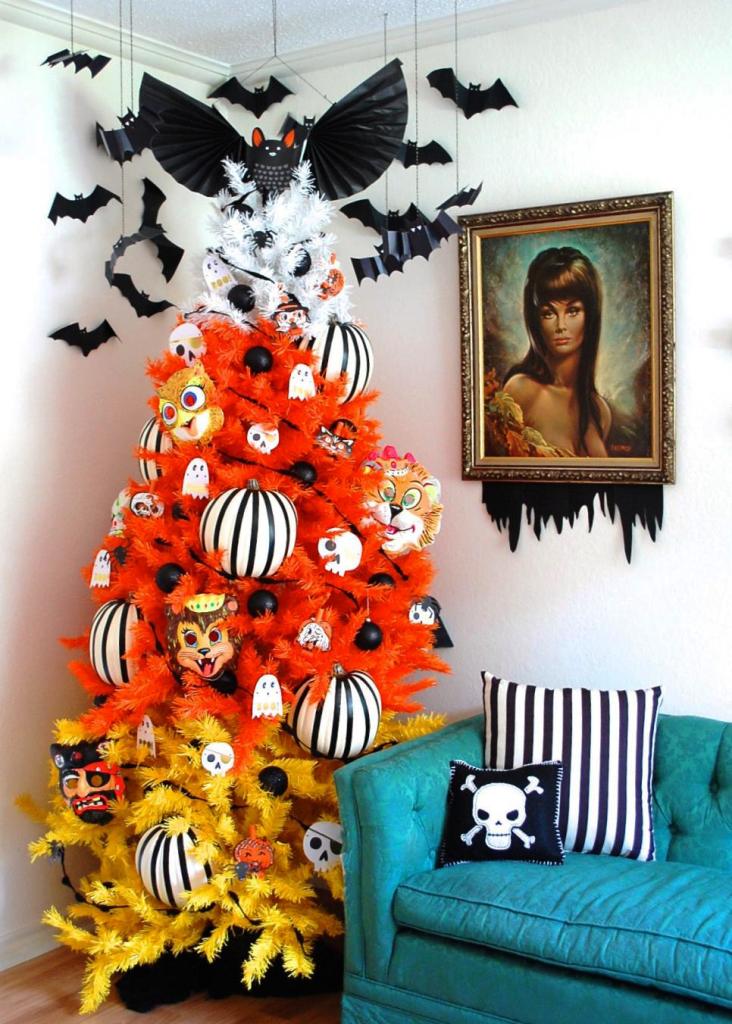Beautiful Halloween Tree Decorations.
