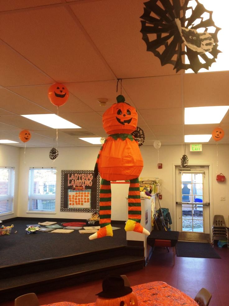 Classroom Halloween Decoration