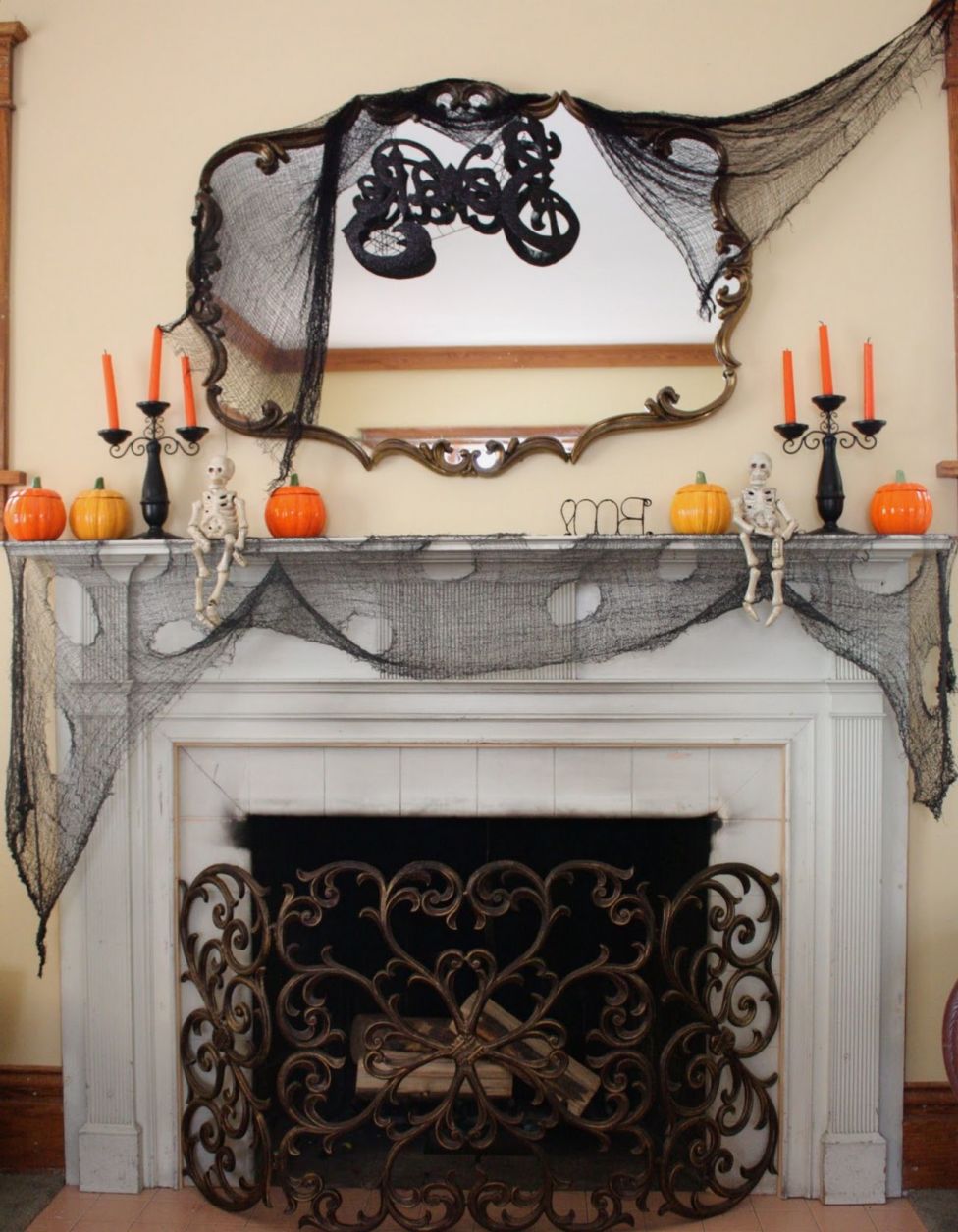 Cool Mantel Halloween Decorations