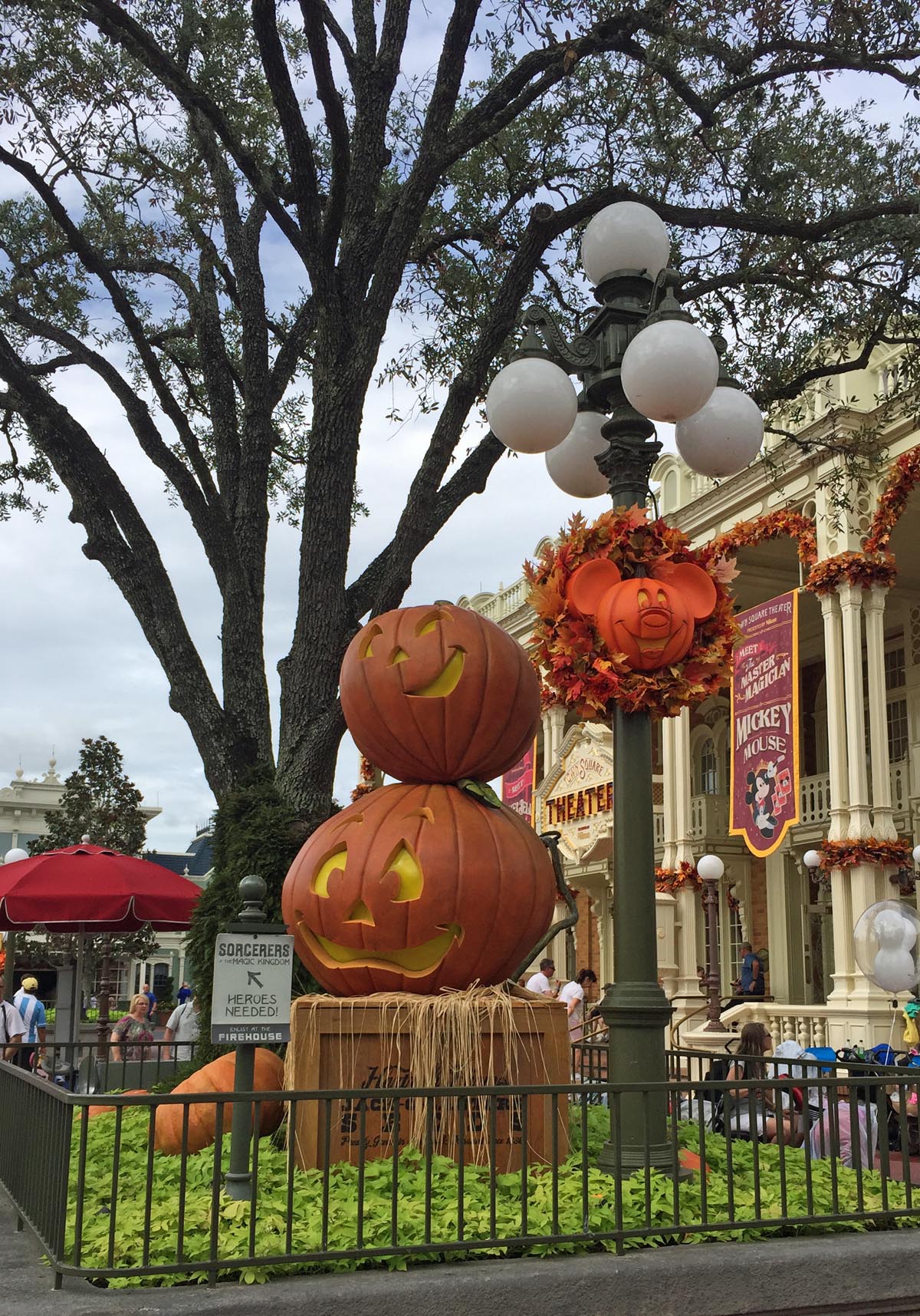 Cool Walt Disney Halloween Decorations