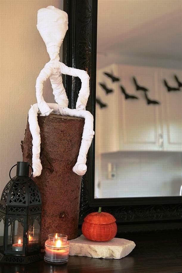 Creative Halloween DIY Mummy Decoration
