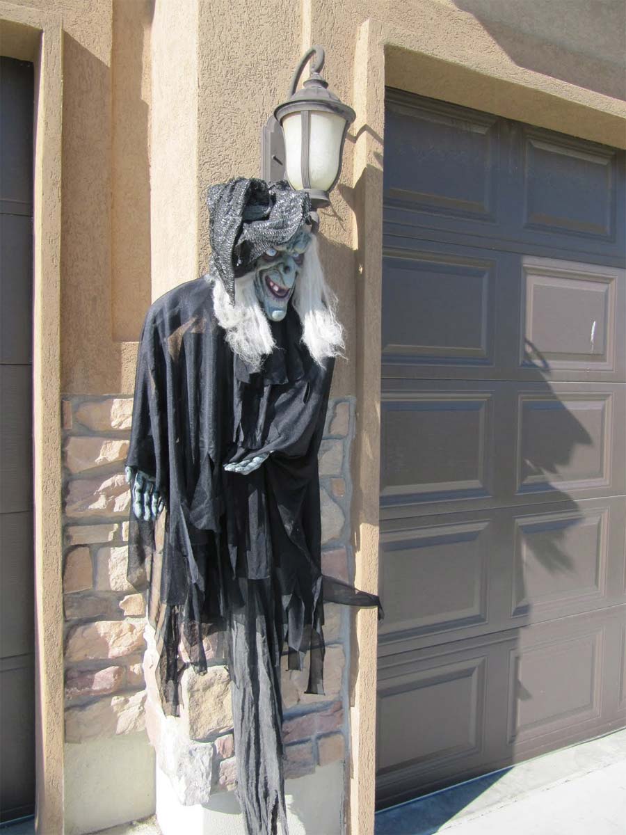 Creative Halloween Witches Decorations