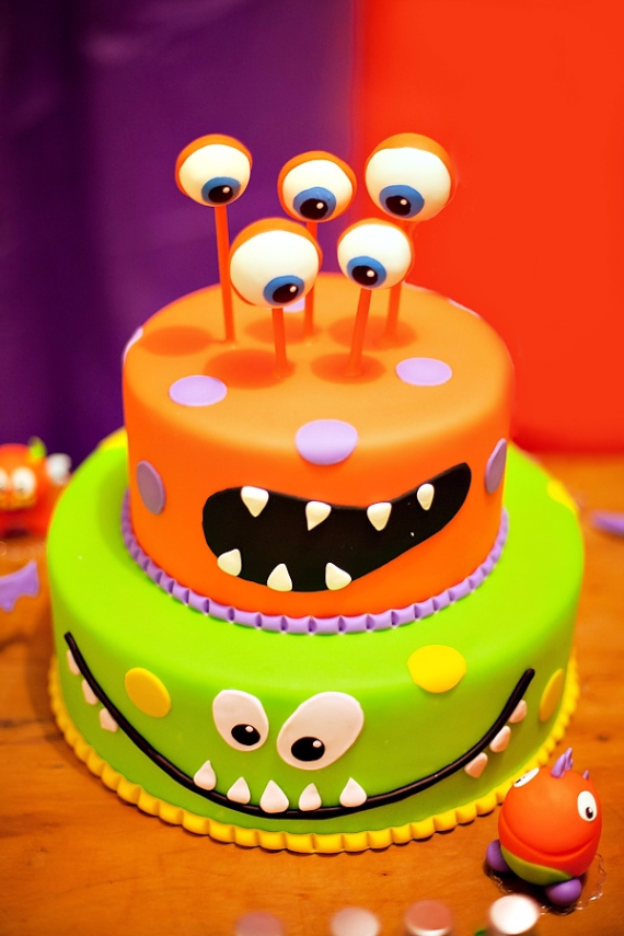 Cute & Non scary Halloween Cake Decorations