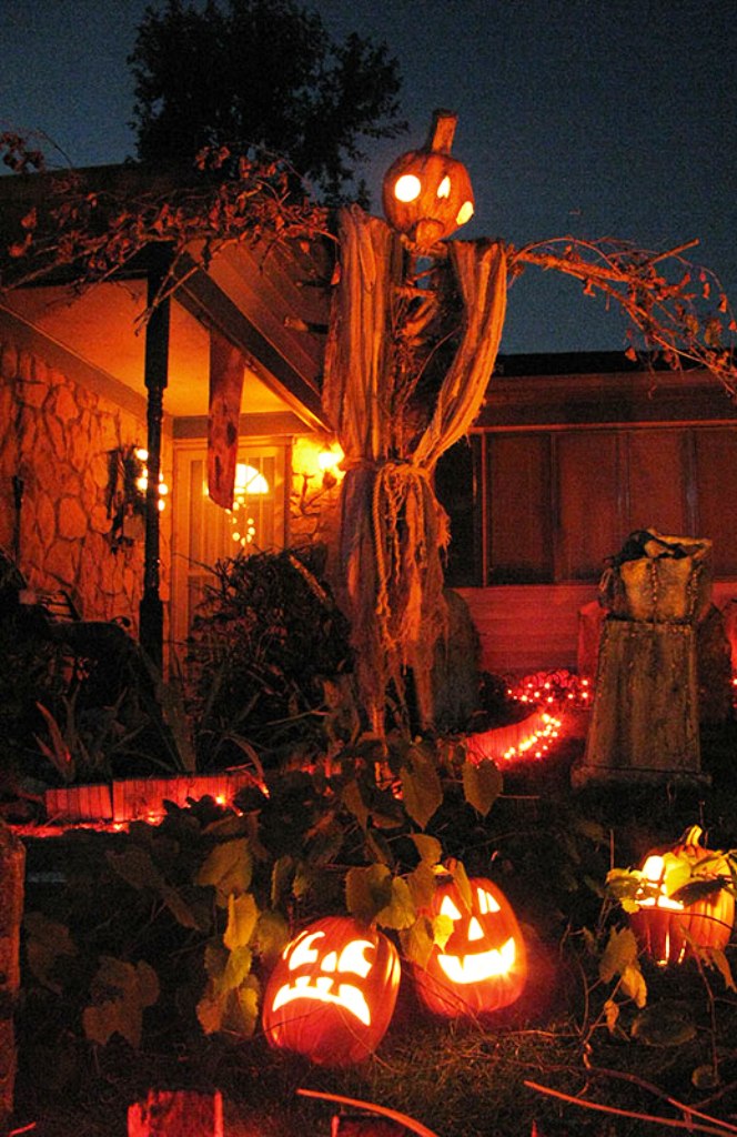 DIY Halloween yard decorations