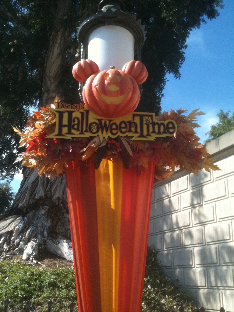 Disneyland Disney Halloween Decorations
