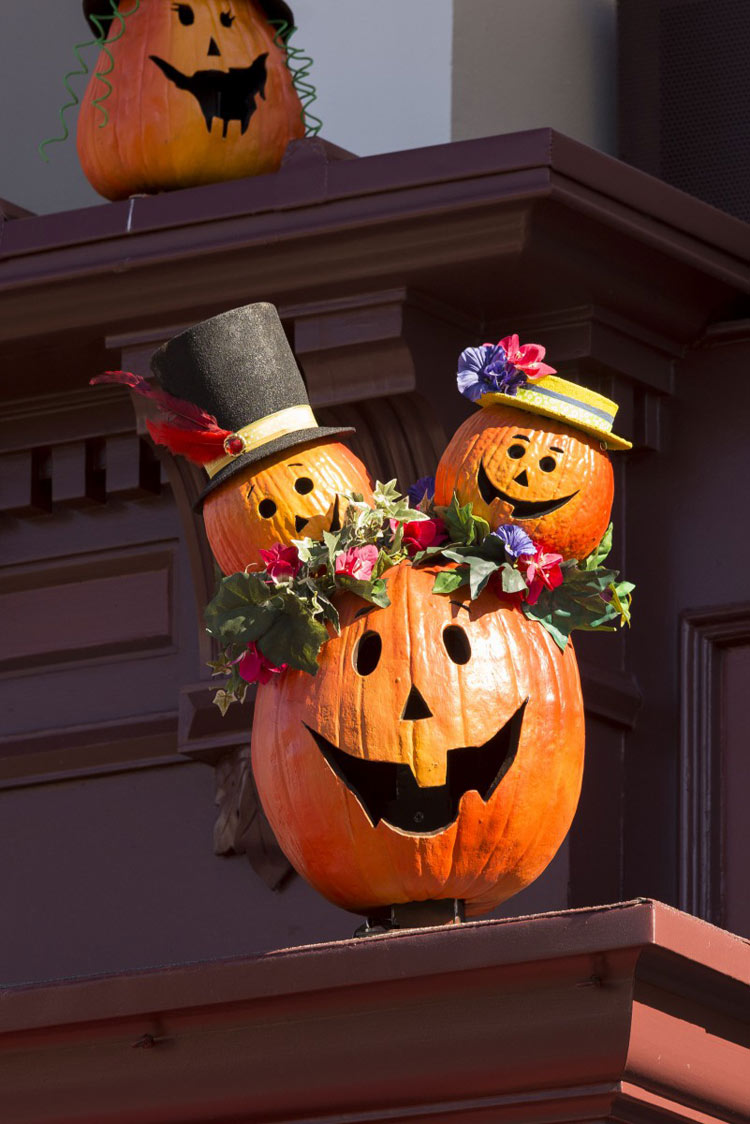 Disneyland Halloween Decorations