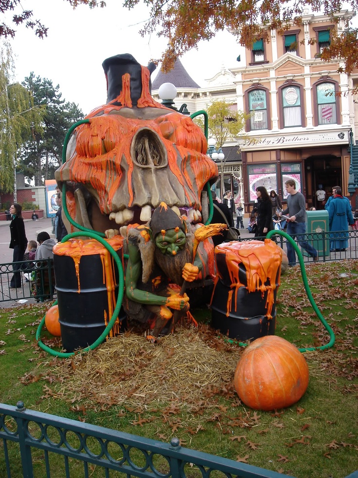 Disneyland Paris Halloween Decorations Ideas