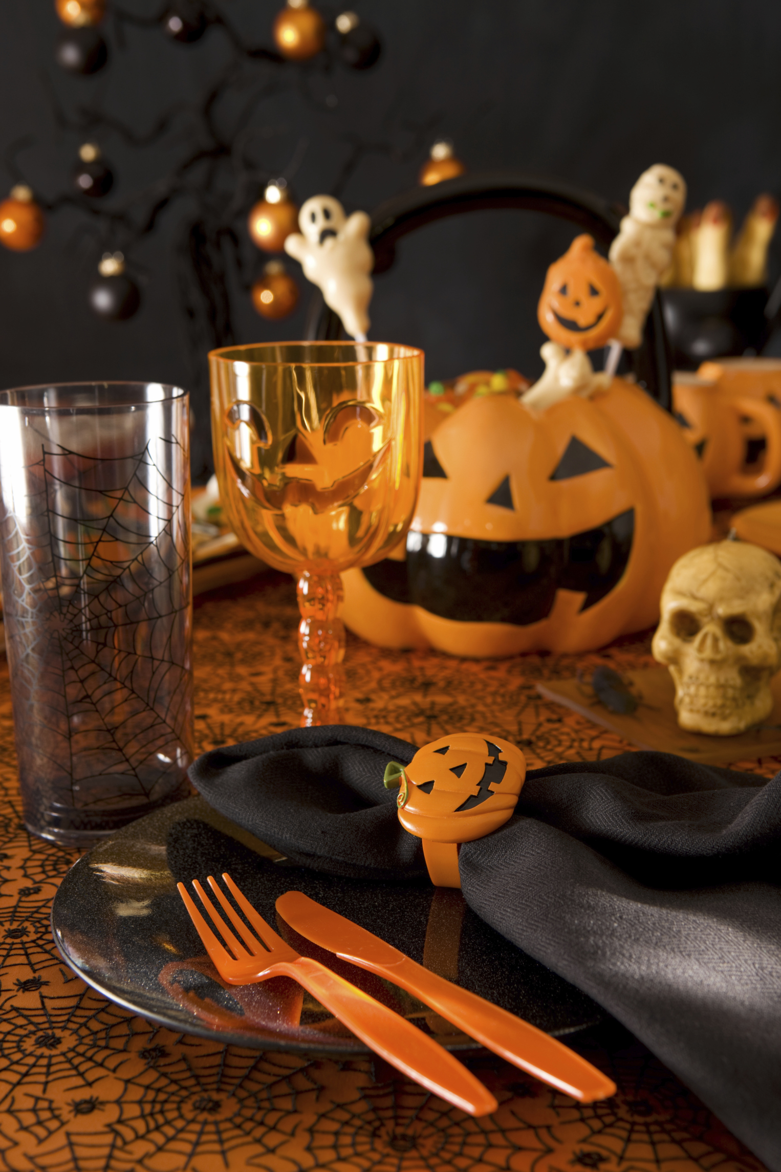 Easy Scary Halloween Table Settings