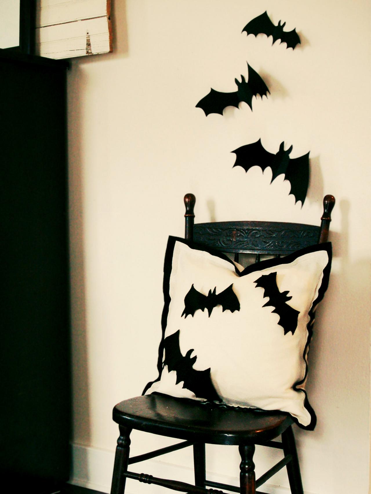 Felt Bat Pillow Printables Halloween Decorations