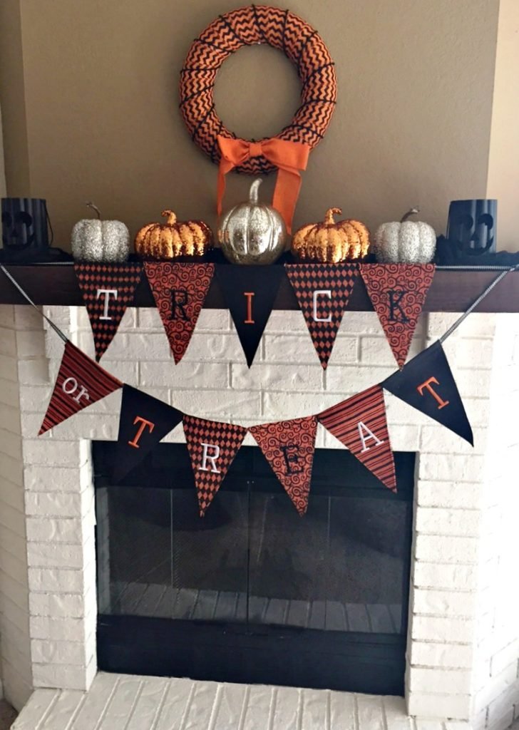 Small Apartment Halloween Decor