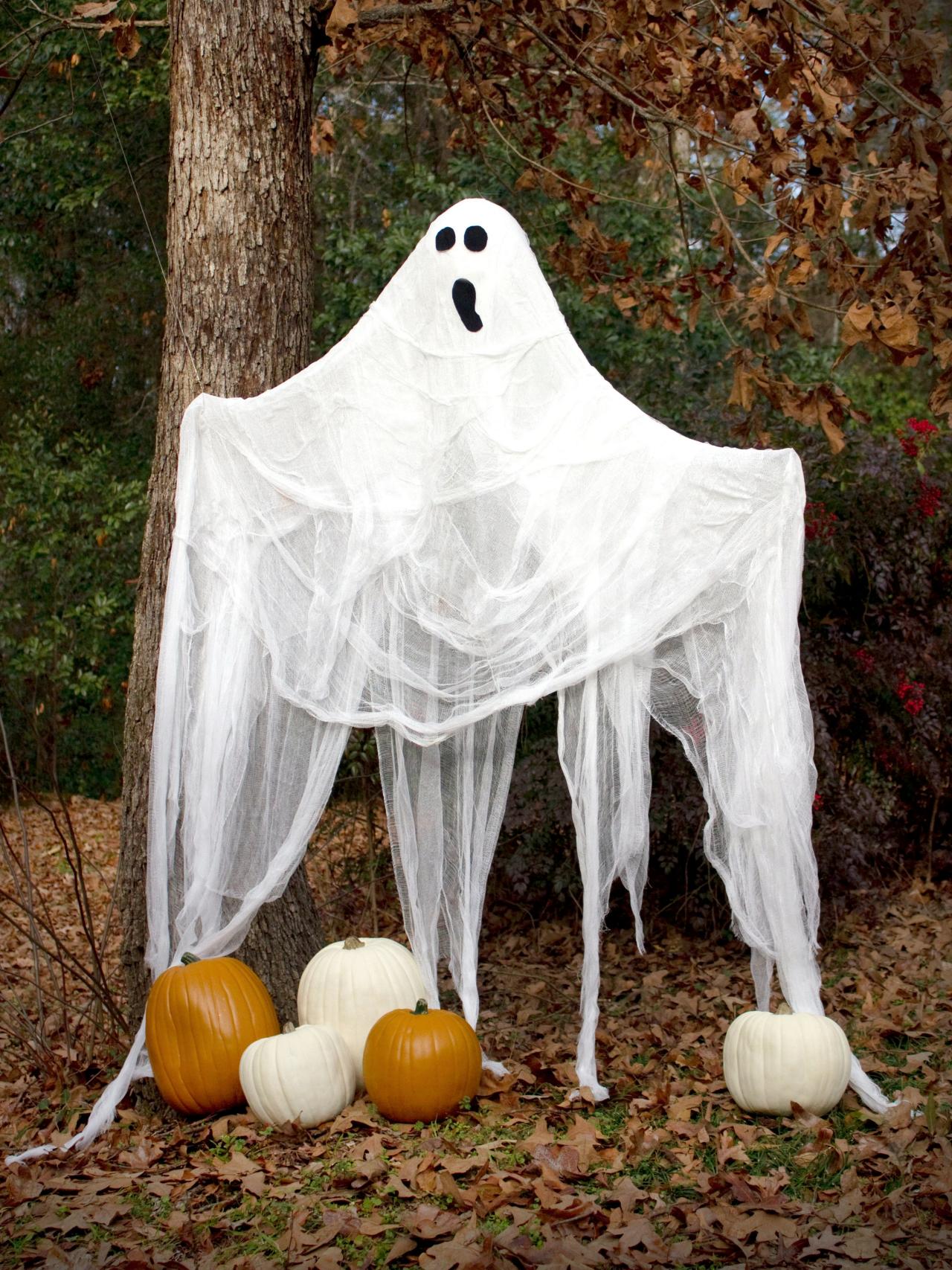 Inexpensive Halloween Outdoor Ghost Decorations