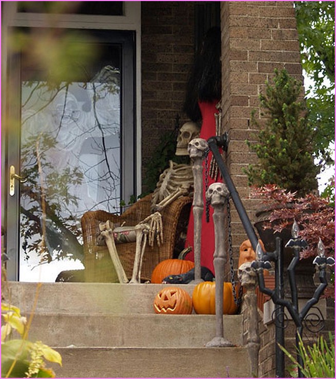 Kid Friendly Outdoor Halloween Decorations