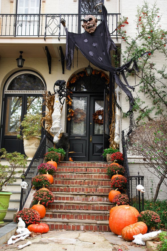 Legitimately Spooky Easy DIY Halloween Outdoor Decorations