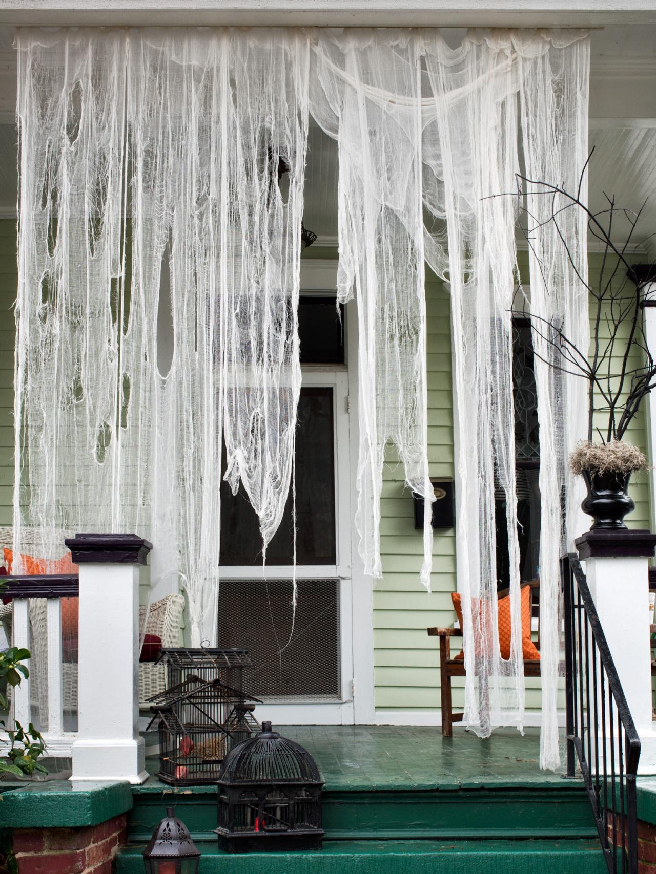 Make Ghostly Outdoor Halloween Decorations