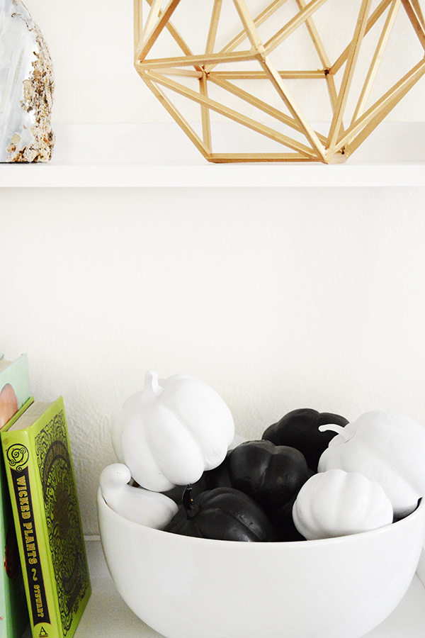 Modern Halloween Decorations in Black and White Ideas