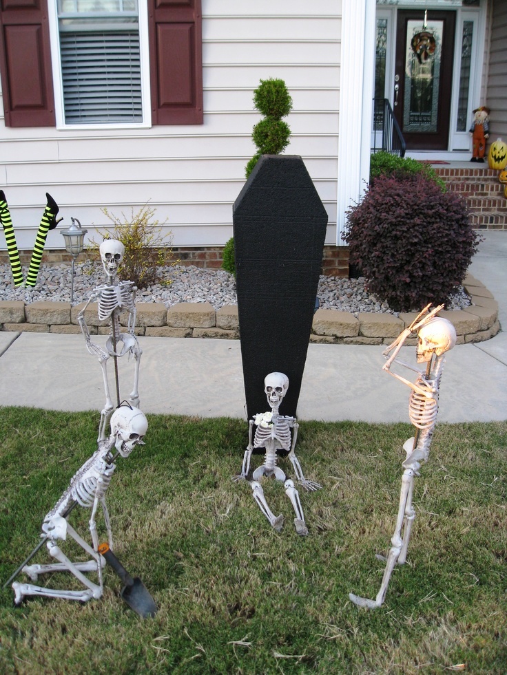 Porch Halloween Decorations for Apartments