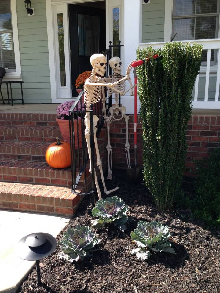 Pretty Halloween Front Porch Decorations