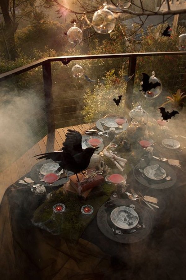 Scary Outdoor Halloween Table Decorations