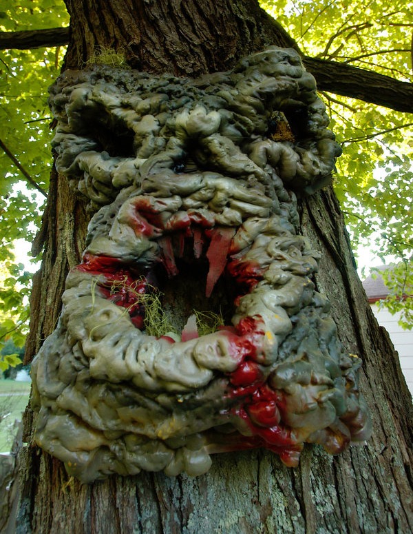 Spooky Halloween Tree Decoration