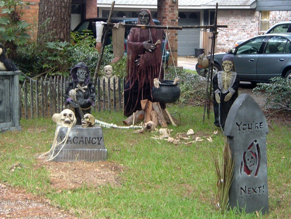 outside decorations for halloween