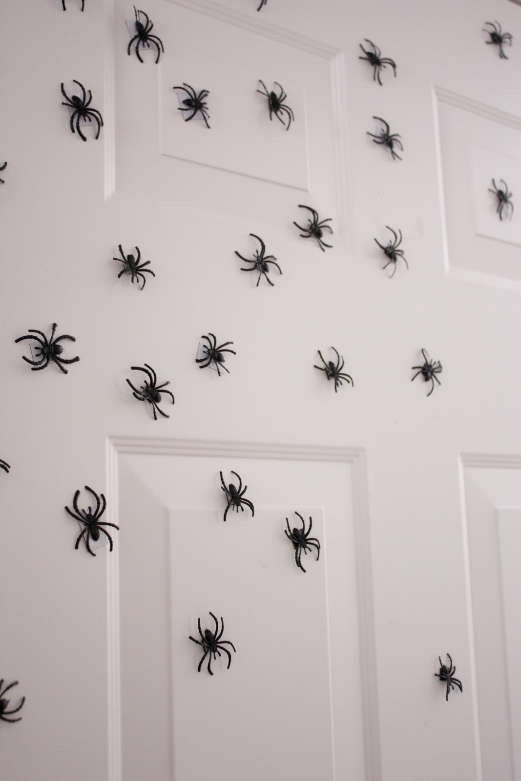 pretty Spiders Halloween Decorations