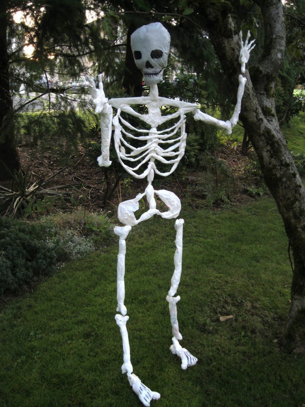 skeleton made of plastic Outdoor Halloween Decorations