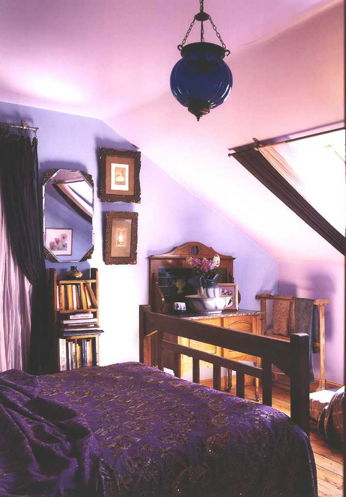 Beautiful Vintage Purple Bedroom Design