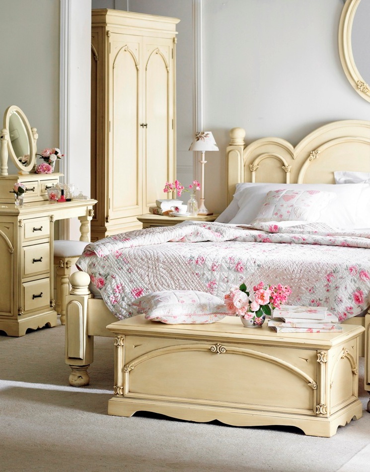 Cool Classic French Bedroom Design