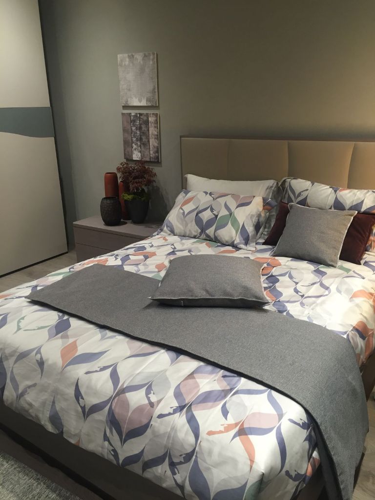 Simple bedroom design in grey