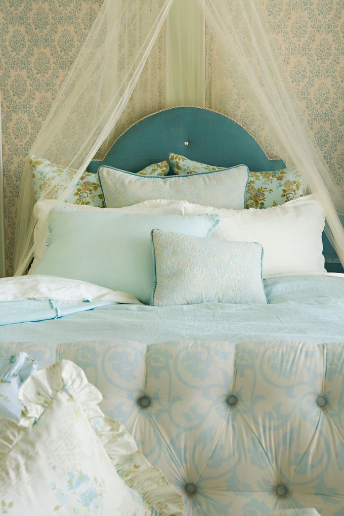 Turquoise Bedroom Design