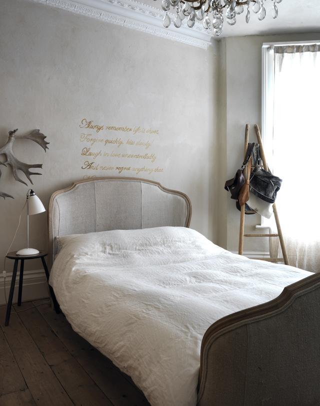 French Country Bedroom Decorating