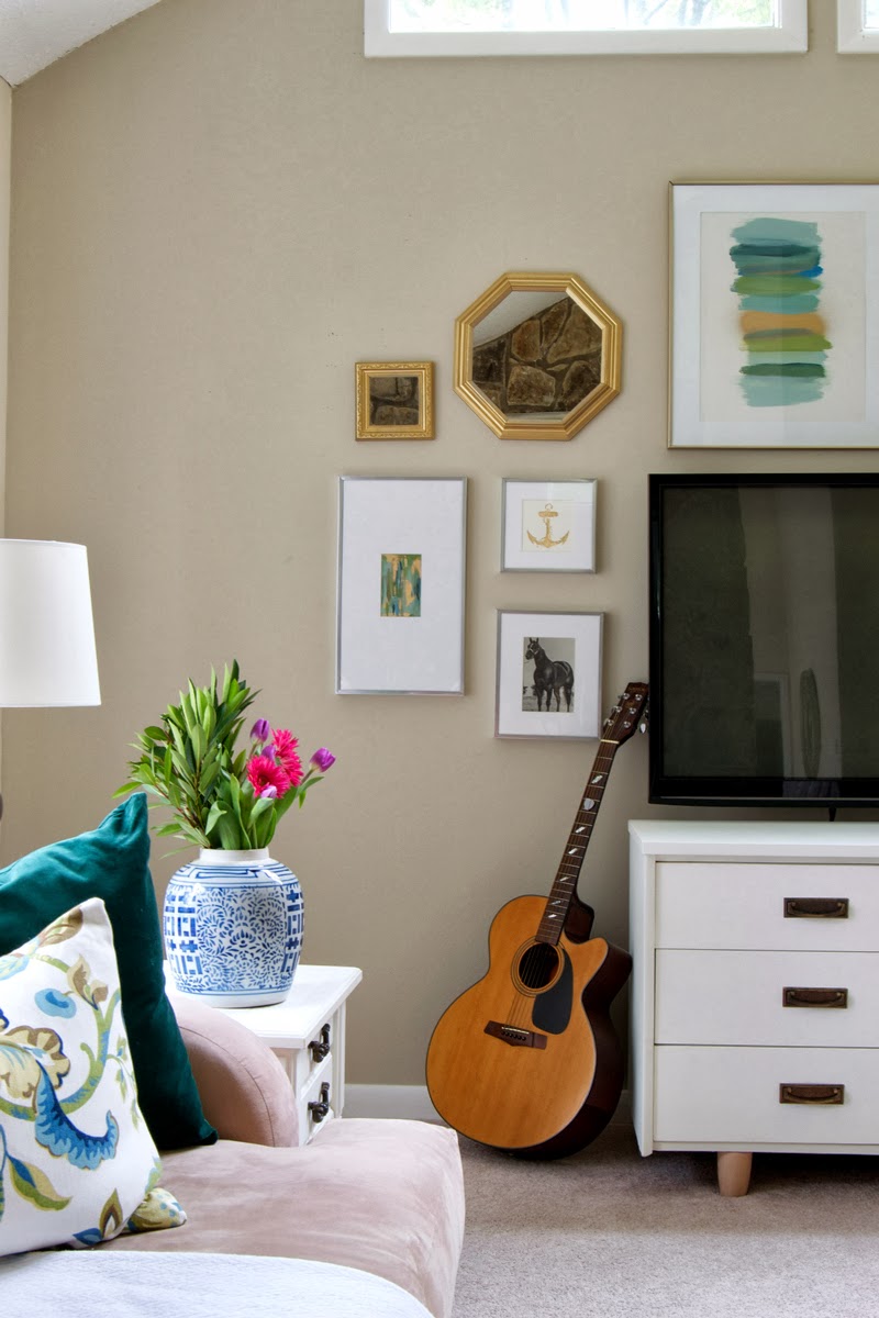 How to Decorate TV Wall